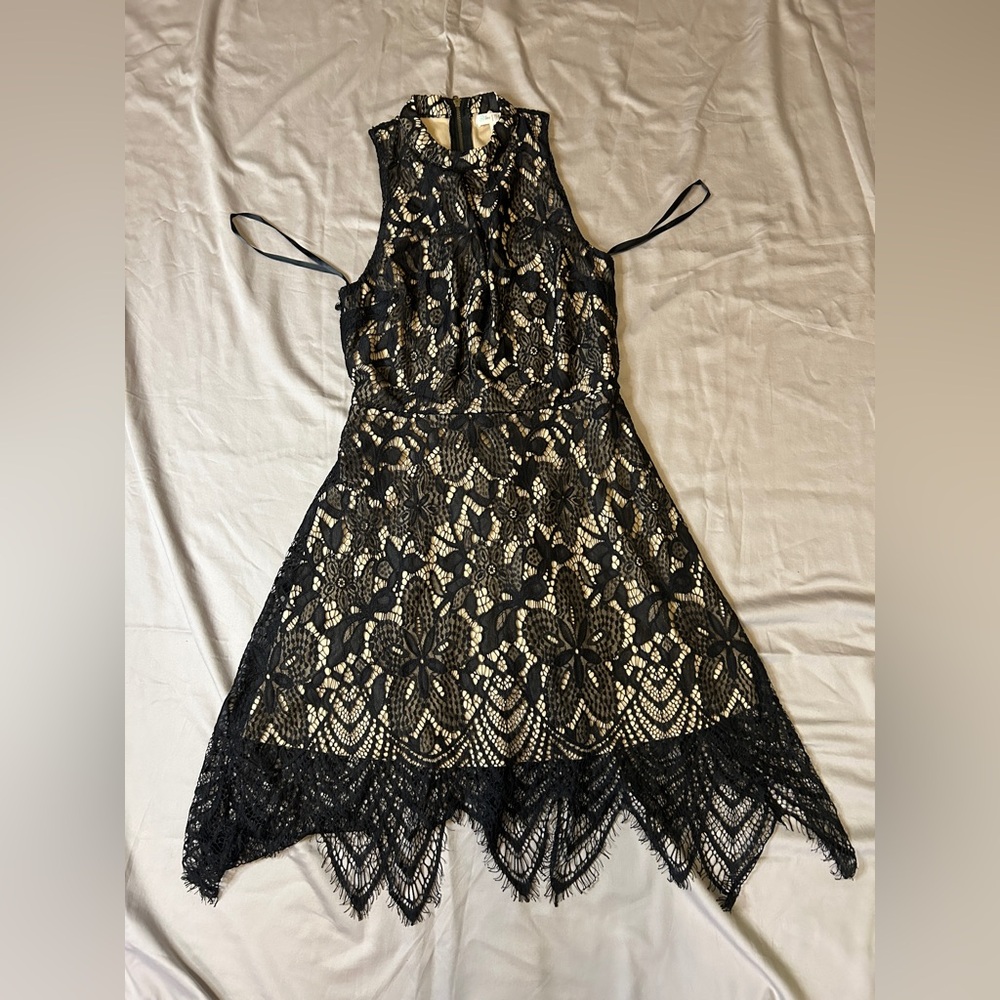 Nordstrom Love Fire sleeveless black lace overlay dress Size Medium